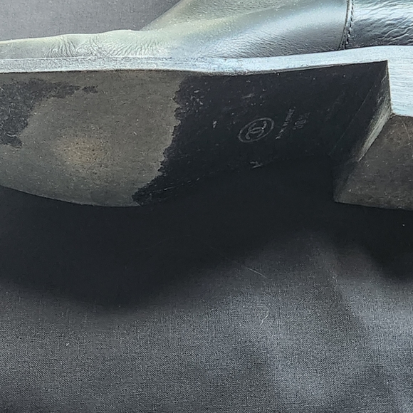 💃💯🎉HOST PICK🎉Chanel Boots 8.5 ladies. 11in high on right side /buckles/zips - Picture 8 of 17